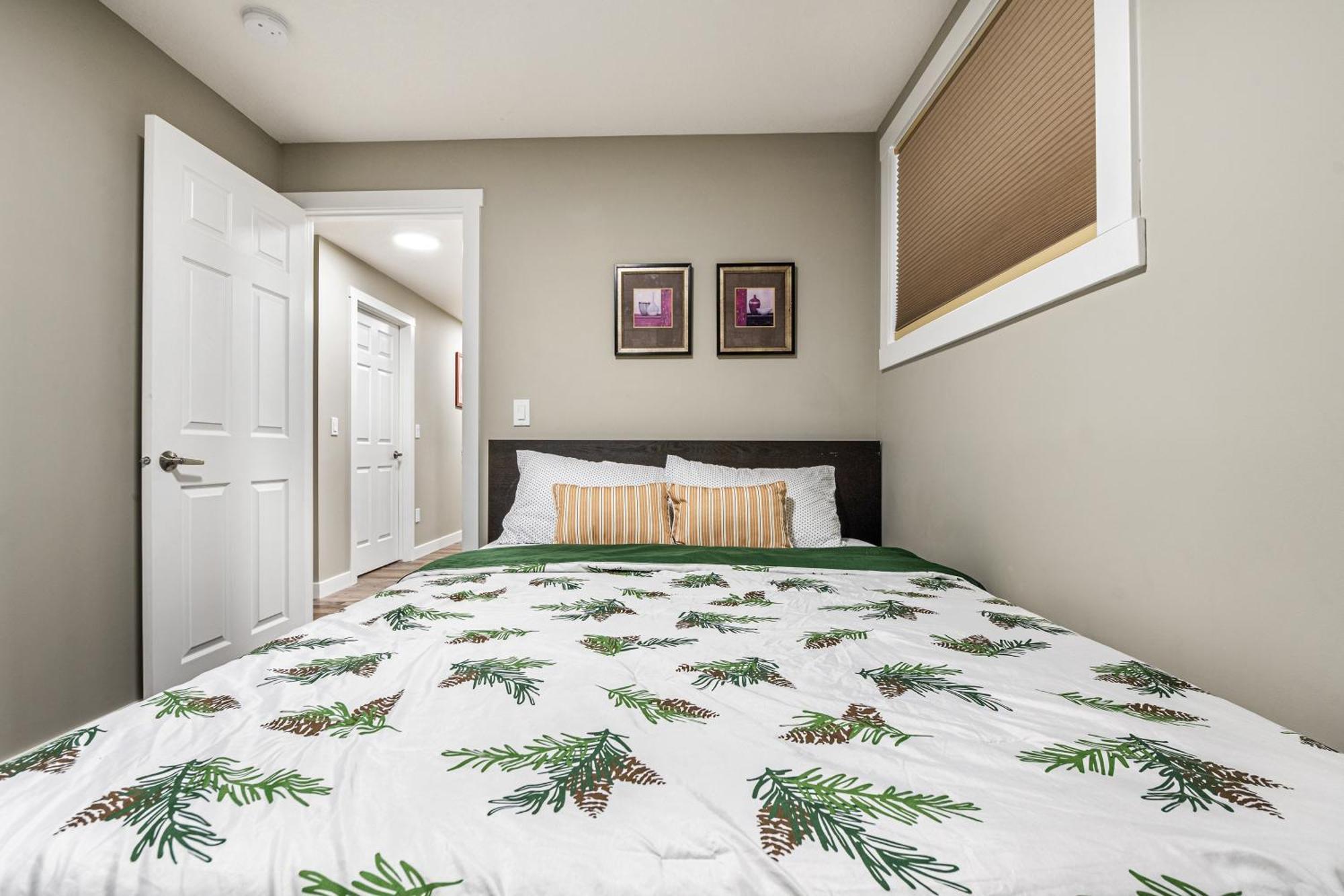 YYC Modern 2 Bedroom Basement Suite With Laundry מראה חיצוני תמונה