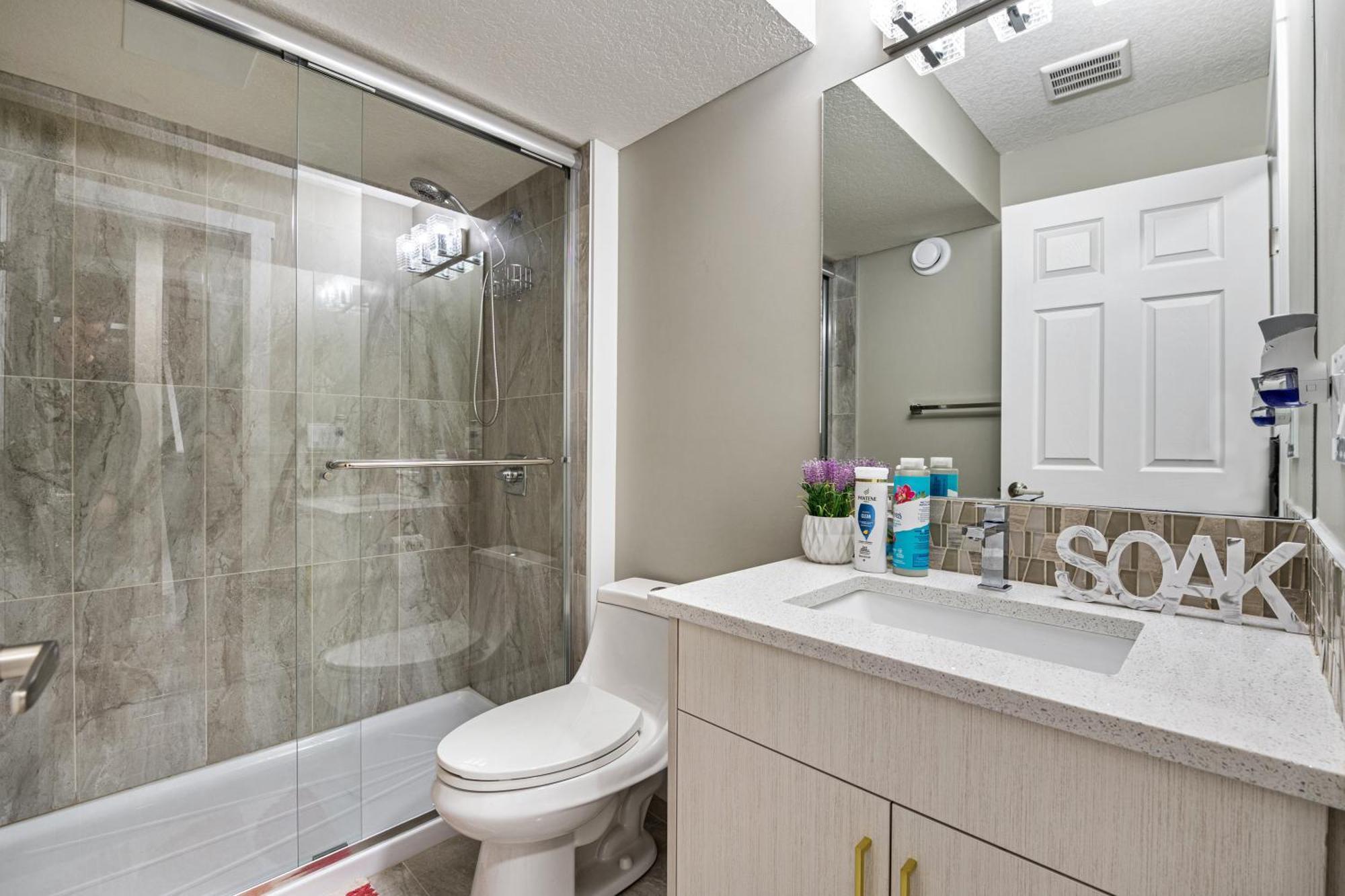 YYC Modern 2 Bedroom Basement Suite With Laundry מראה חיצוני תמונה