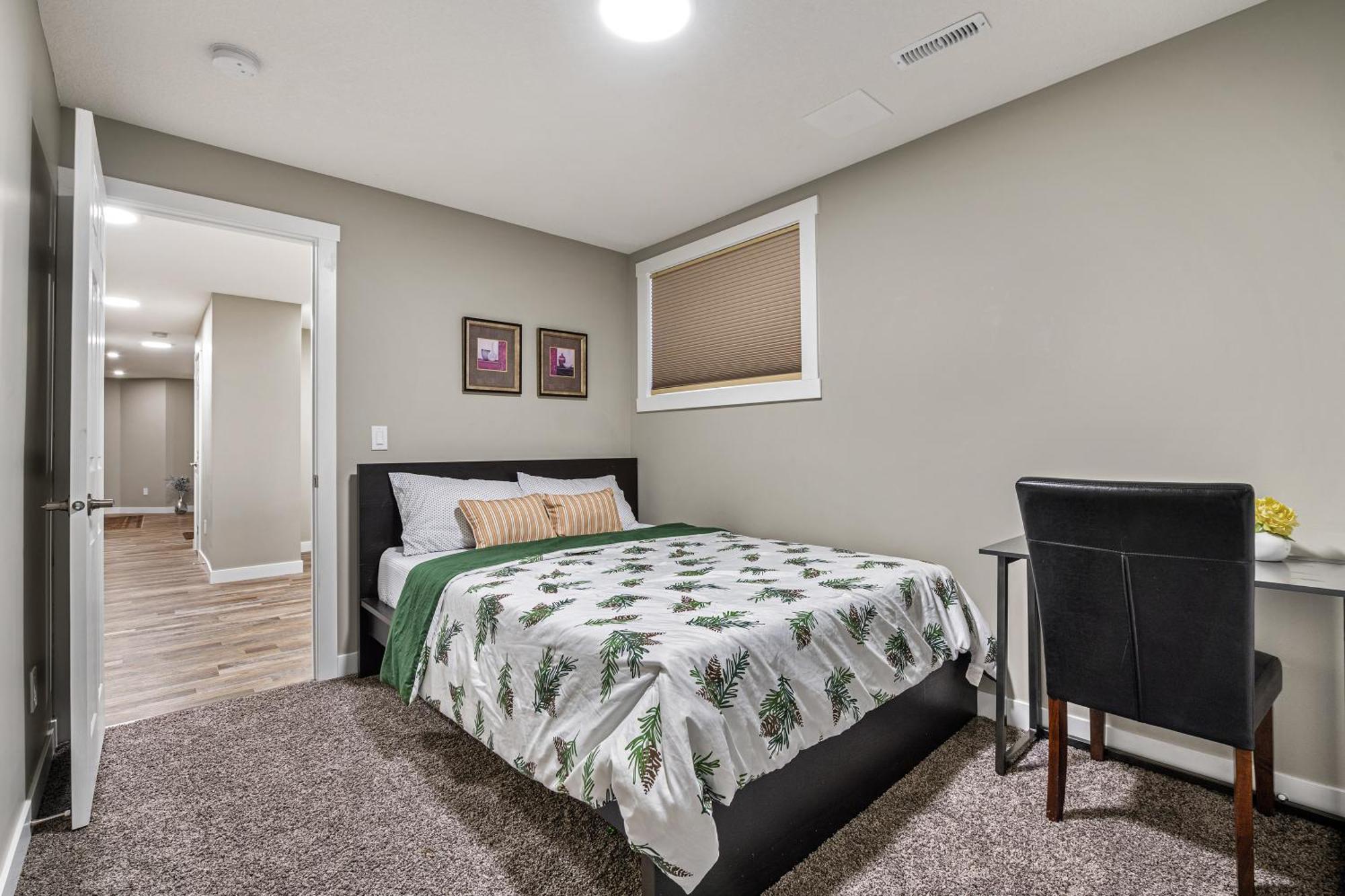 YYC Modern 2 Bedroom Basement Suite With Laundry מראה חיצוני תמונה